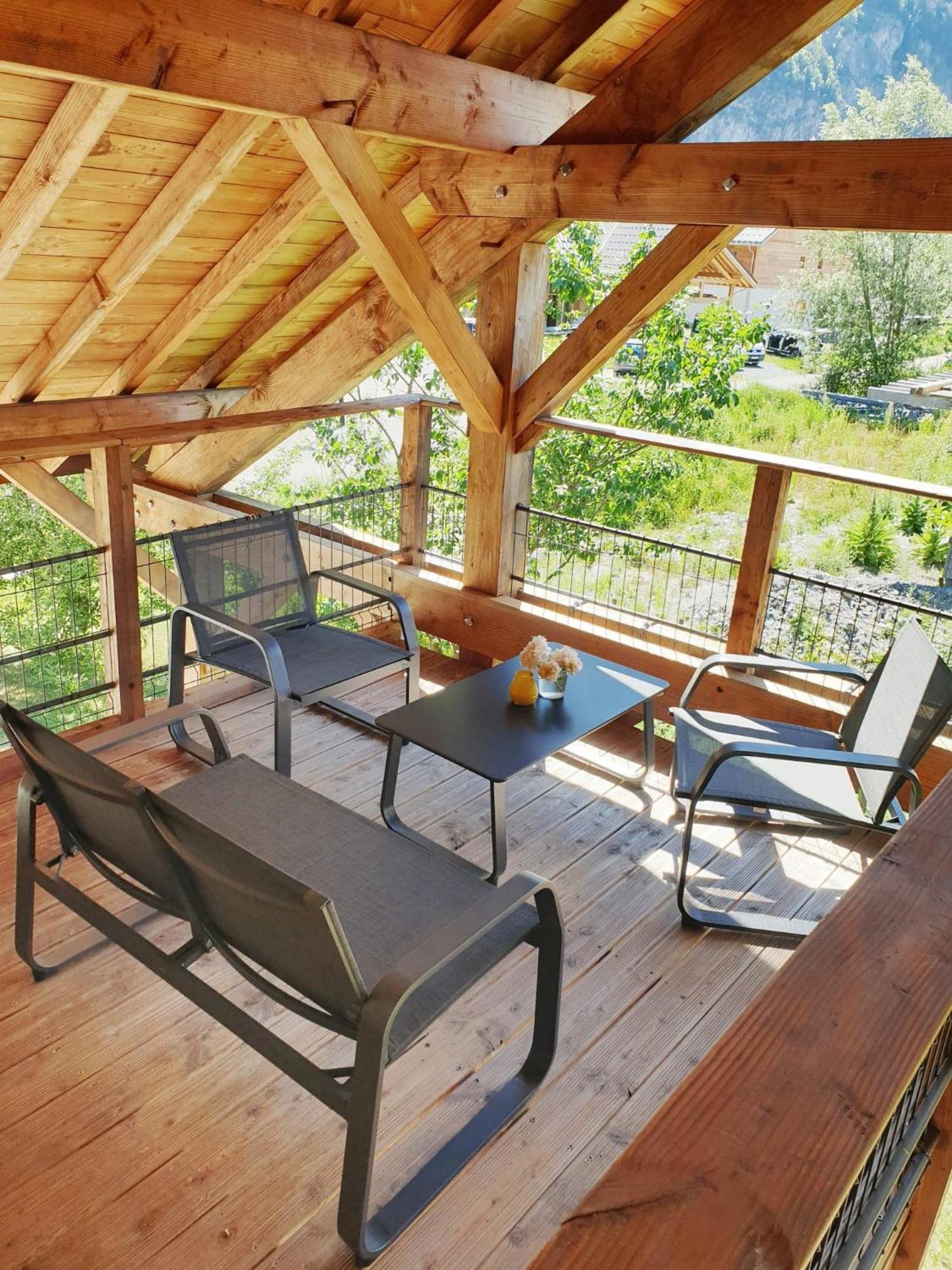 Whisperive Lodge - Le Vert Aux Bords De Rive Ле-Бур-д'Уазан Экстерьер фото